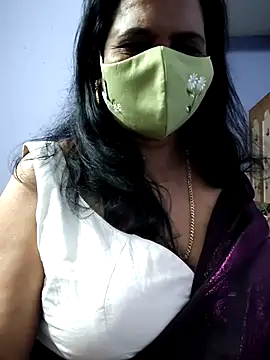 Snapshot of mallu-lover chatting on November 2025 08:43:01 PM mallu-lover online show from November 2025 08:43:01 PM