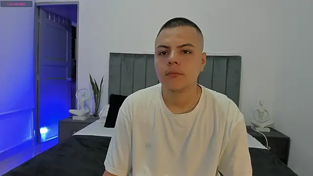 NoahLux online show from October 2025 06:32:02 PM