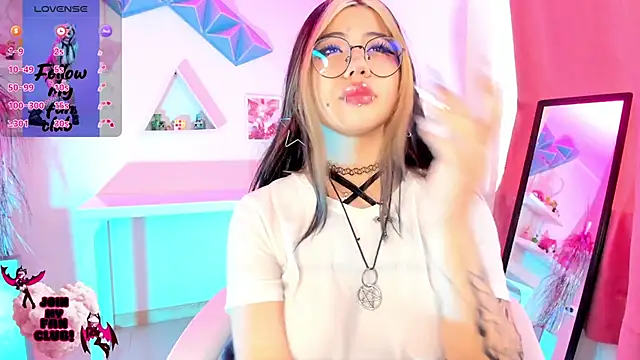 Snapshot of pinkk_deemon chatting on October 2025 02:32:02 PM pinkk deemon online show from October 2025 02:32:02 PM