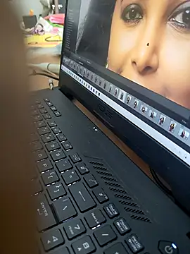 WickedSunny25 online show from October 2025 06:32:01 PM