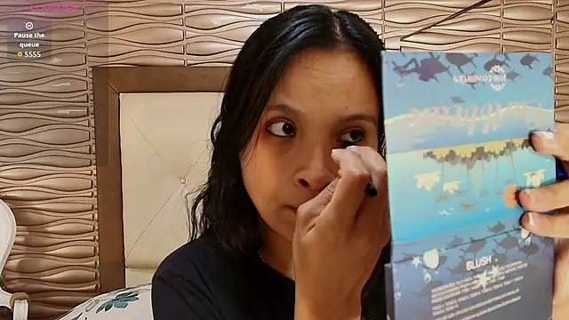Miladiosa online show from April 2026 12:44:02 PM