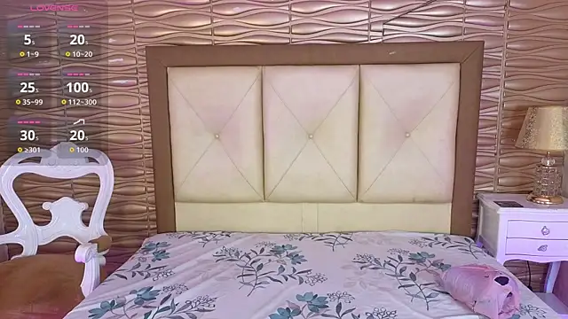 Miladiosa online show from June 2026 12:25:01 PM
