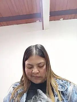 LUCIANA  99 online show from October 2025 12:14:02 PM