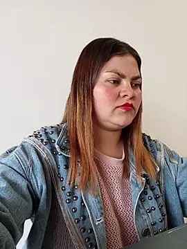 LUCIANA  99 online show from October 2025 02:29:01 PM