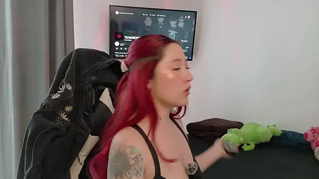 lunnaa  online show from September 2025 07:40:02 PM