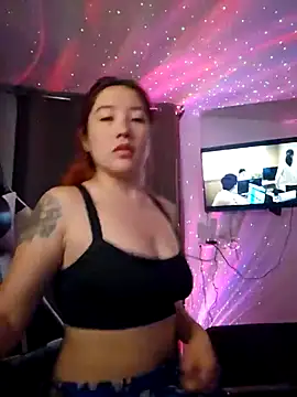 lunnaa  online show from October 2025 03:25:02 AM