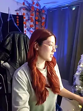 lunnaa  online show from November 2025 02:33:01 AM