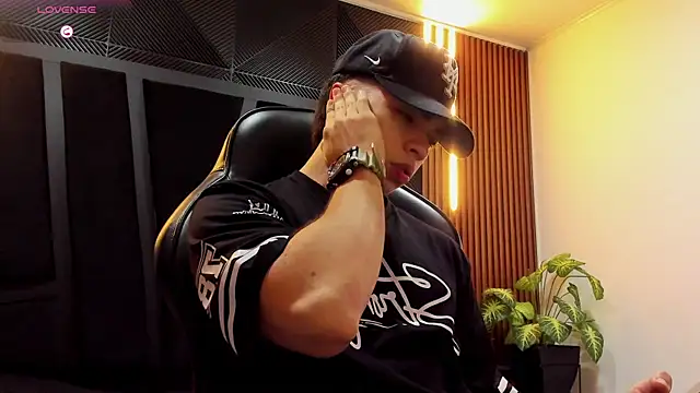 Snapshot of Eryonbradley chatting on October 2025 11:28:02 AM Eryonbradley online show from October 2025 11:28:02 AM