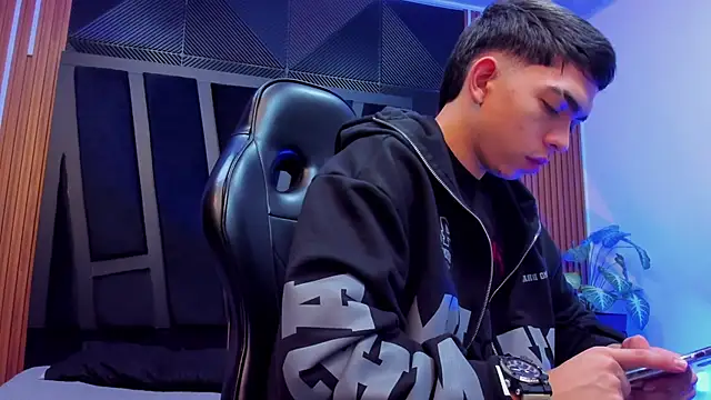 Snapshot of Eryonbradley chatting on October 2025 11:29:02 AM Eryonbradley online show from October 2025 11:29:02 AM