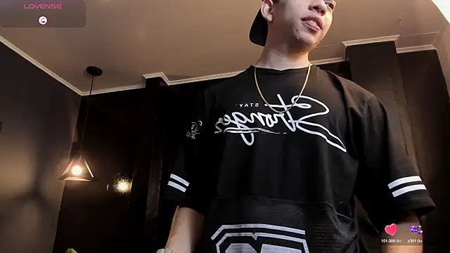 Snapshot of Eryonbradley chatting on October 2025 11:33:02 AM Eryonbradley online show from October 2025 11:33:02 AM