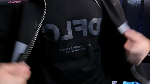 Snapshot of Eryonbradley chatting on November 2025 11:21:02 AM Eryonbradley online show from November 2025 11:21:02 AM