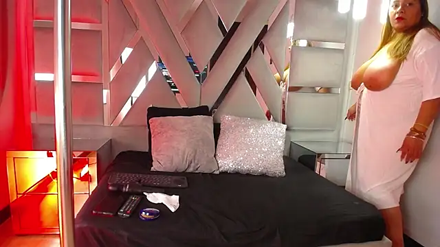 MonzerratBoyer online show from October 2025 06:38:02 PM