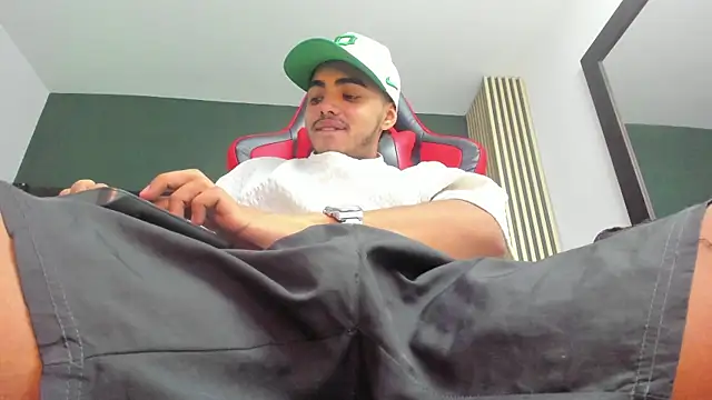 Snapshot of ares_pain chatting on April 2026 07:25:02 PM ares pain online show from April 2026 07:25:02 PM