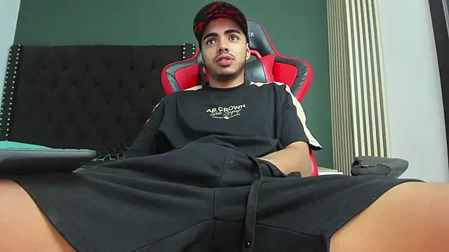 Snapshot of ares_pain chatting on April 2026 07:36:01 PM ares pain online show from April 2026 07:36:01 PM