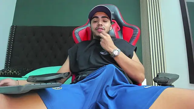 Snapshot of ares_pain chatting on April 2026 07:18:02 PM ares pain online show from April 2026 07:18:02 PM