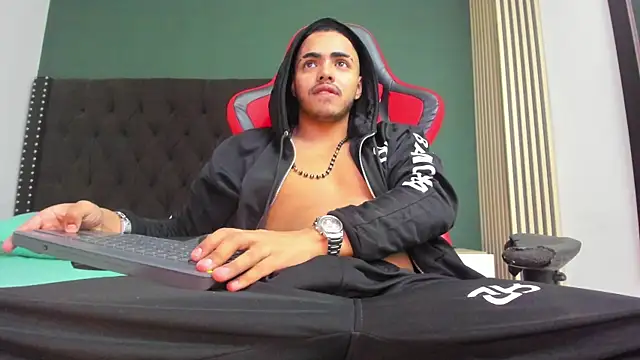 Snapshot of ares_pain chatting on April 2026 07:29:01 PM ares pain online show from April 2026 07:29:01 PM