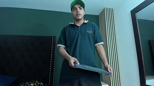 Snapshot of ares_pain chatting on April 2026 07:20:02 PM ares pain online show from April 2026 07:20:02 PM