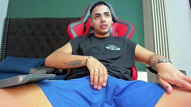 Snapshot of ares_pain chatting on April 2026 07:21:02 PM ares pain online show from April 2026 07:21:02 PM