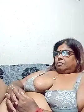 Snapshot of mileesha chatting on October 2025 08:18:01 PM mileesha online show from October 2025 08:18:01 PM