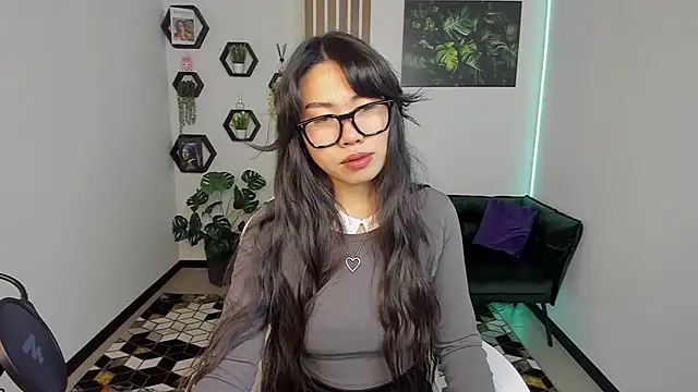 LunaPurrr online show from November 2025 01:04:01 AM