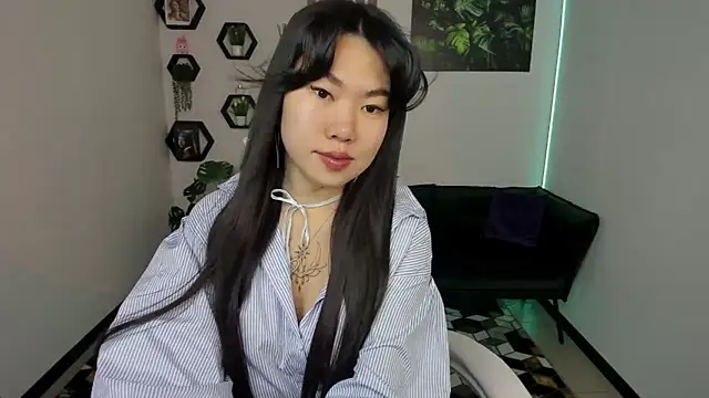 LunaPurrr online show from December 2025 01:11:01 AM