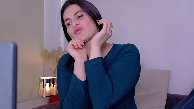 Snapshot of lizdevine chatting on September 2025 03:04:02 PM lizdevine online show from September 2025 03:04:02 PM