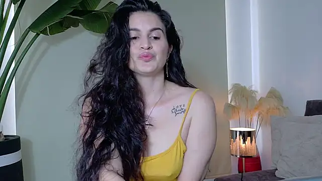 Snapshot of lizdevine chatting on October 2025 03:44:02 PM lizdevine online show from October 2025 03:44:02 PM