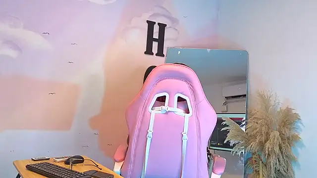 Catherine Smith  online show from October 2025 12:05:01 PM