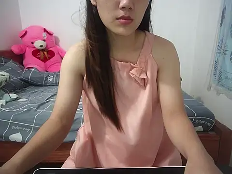 Snapshot of Linda-24 chatting on October 2025 08:04:01 PM Linda-24 online show from October 2025 08:04:01 PM