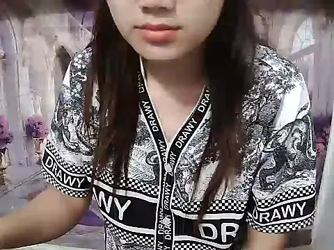 Snapshot of Linda-24 chatting on January 2026 10:45:01 PM Linda-24 online show from January 2026 10:45:01 PM