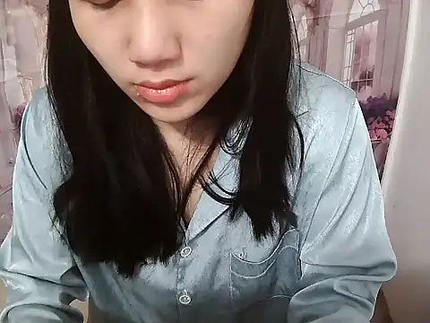 Snapshot of Linda-24 chatting on February 2026 12:03:01 AM Linda-24 online show from February 2026 12:03:01 AM