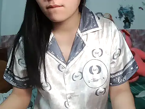 Snapshot of Linda-24 chatting on April 2026 08:25:02 PM Linda-24 online show from April 2026 08:25:02 PM