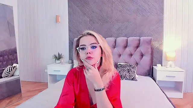 Snapshot of PrincessSlay chatting on September 2025 05:18:02 AM PrincessSlay online show from September 2025 05:18:02 AM