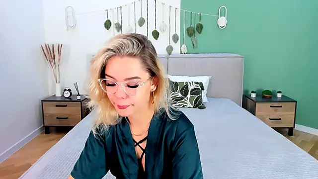 Snapshot of PrincessSlay chatting on September 2025 05:19:02 AM PrincessSlay online show from September 2025 05:19:02 AM