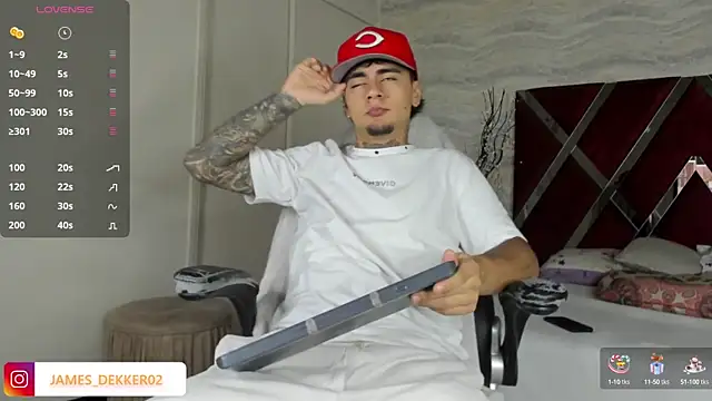 JamesDeker online show from September 2025 08:47:02 PM