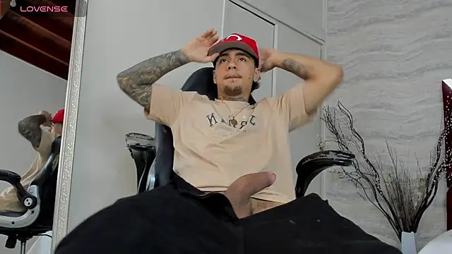 JamesDeker online show from October 2025 04:04:02 AM