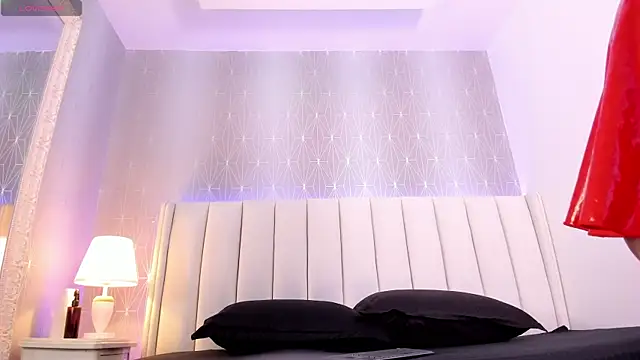 Mia-Medina online show from May 2026 07:32:01 PM