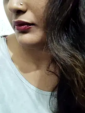 Snapshot of Cute_pinkii chatting on November 2025 08:30:01 PM Cute pinkii online show from November 2025 08:30:01 PM