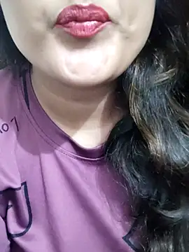 Snapshot of Cute_pinkii chatting on December 2025 07:42:02 PM Cute pinkii online show from December 2025 07:42:02 PM