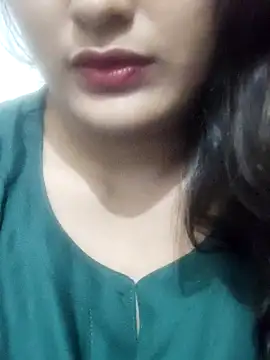 Snapshot of Cute_pinkii chatting on December 2025 07:43:01 PM Cute pinkii online show from December 2025 07:43:01 PM