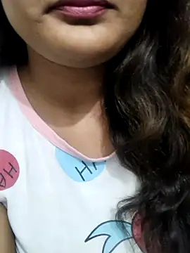 Snapshot of Cute_pinkii chatting on December 2025 07:30:02 PM Cute pinkii online show from December 2025 07:30:02 PM