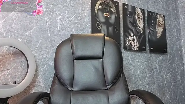 sophiasweet  1 online show from October 2025 03:46:02 AM