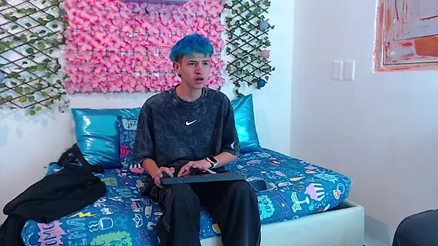 iam lukas   online show from September 2025 03:17:02 AM