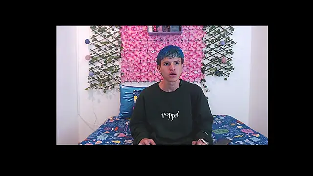 iam lukas   online show from September 2025 04:36:02 AM