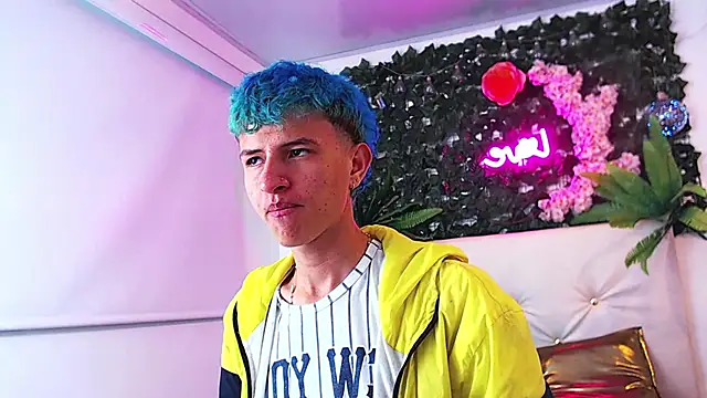 iam lukas   online show from October 2025 03:15:02 AM