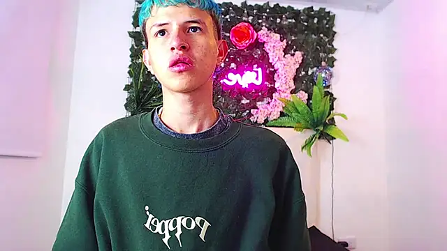 iam lukas   online show from October 2025 03:07:02 AM