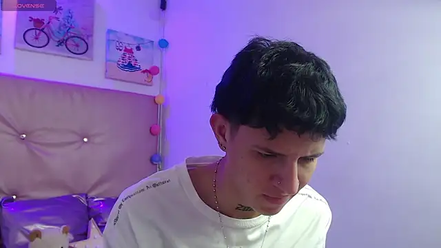 iam lukas   online show from December 2025 06:45:02 PM