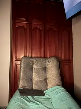 Snapshot of KaditaNavarro chatting on November 2025 01:18:02 AM KaditaNavarro online show from November 2025 01:18:02 AM