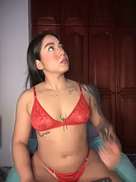 Snapshot of KaditaNavarro chatting on November 2025 05:48:02 PM KaditaNavarro online show from November 2025 05:48:02 PM