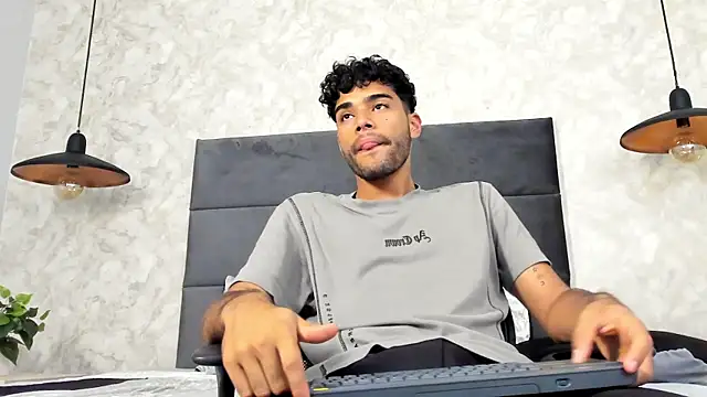 RaphaelDufort online show from October 2025 12:00:02 AM